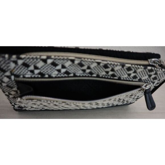 Relic Women's Black/White Checkered Print 1/2 Zip Wallet - Picture 4 of 11